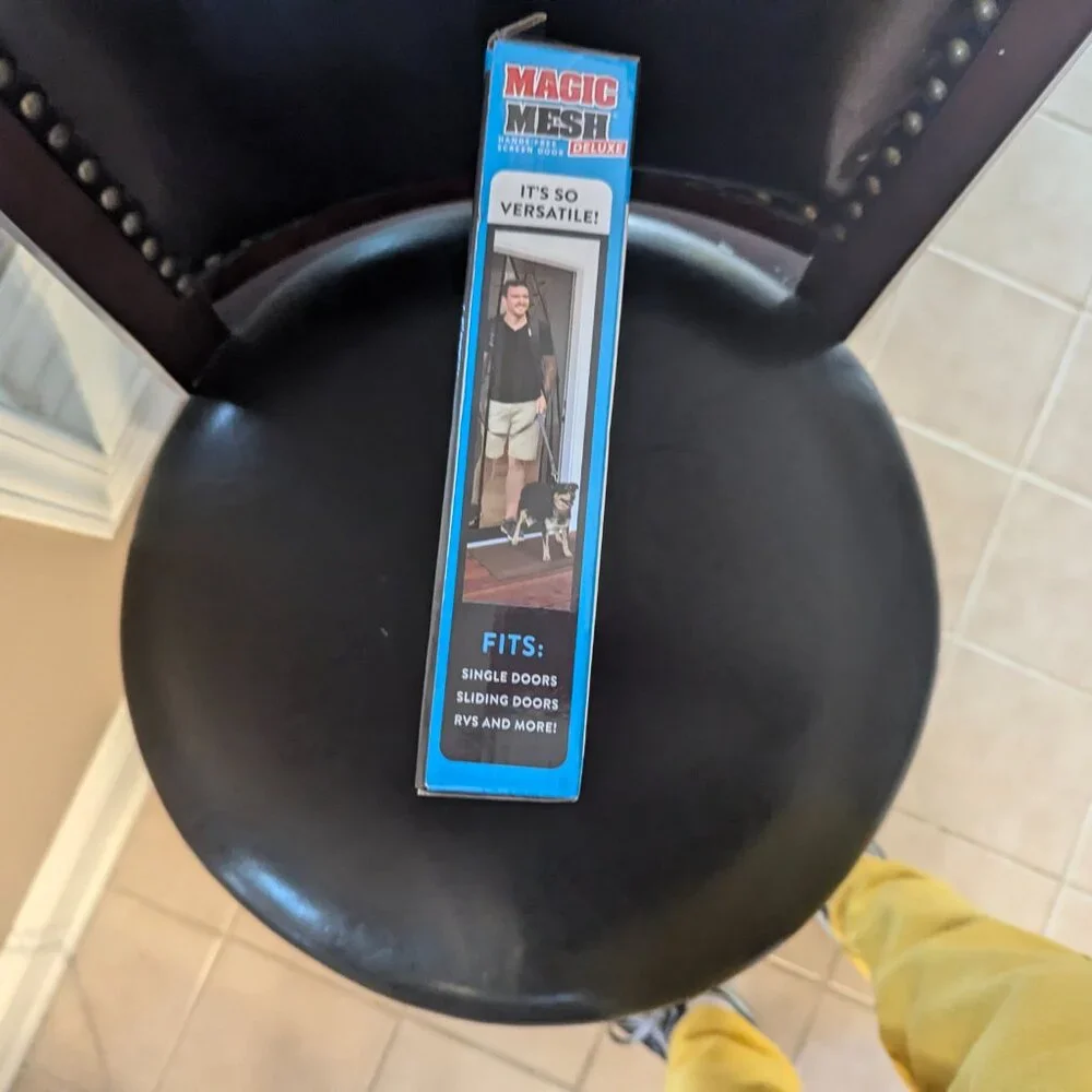 NIB Magic Mesh Heavy Duty Hands-Free Screen Door With Magnets 83